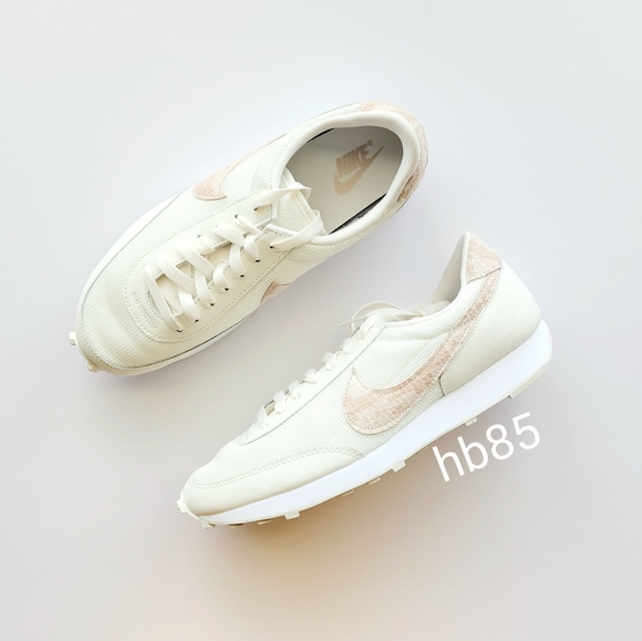 Nike Daybreak Sail Particle Beige White 